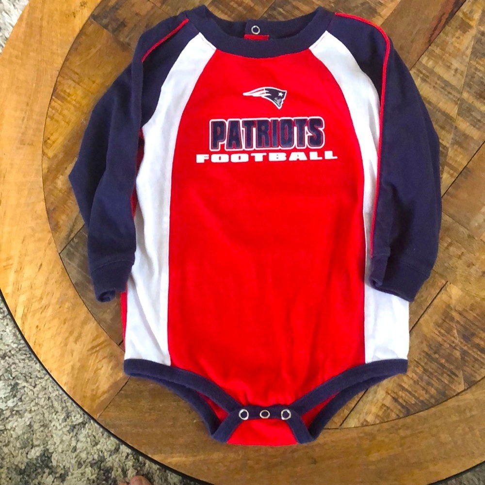 🎉4 for $20 Patriots Onesie, size 24 months